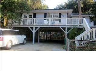 609 Portia St, Edisto Island, SC 29438