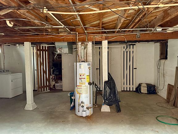 5th image of 206 N Olive St