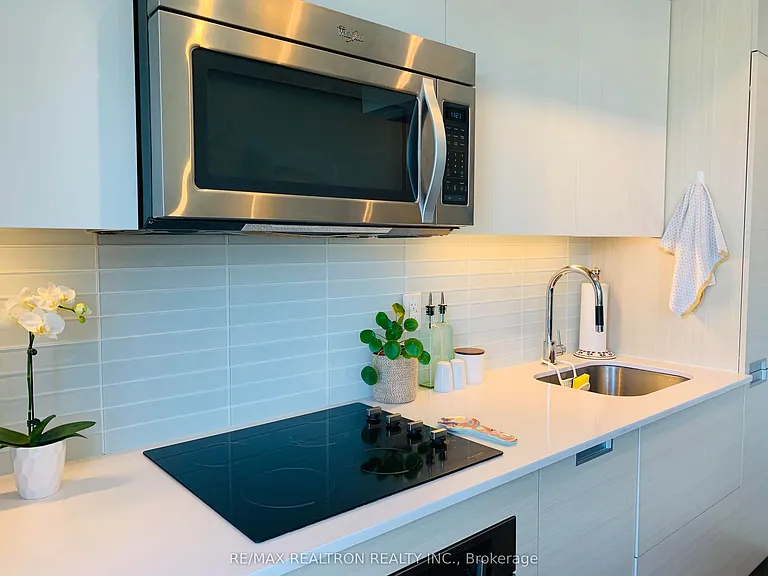 210 Simcoe St #2110 — Photo 6
