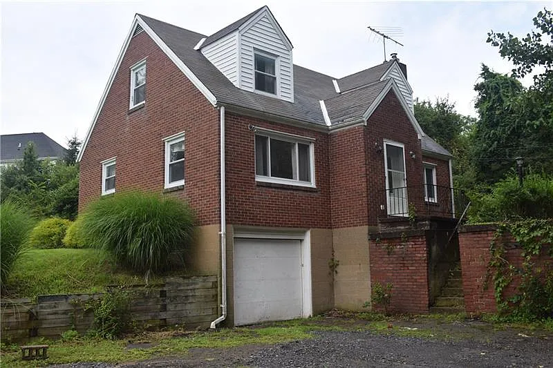 4627 Middle Rd photo 1