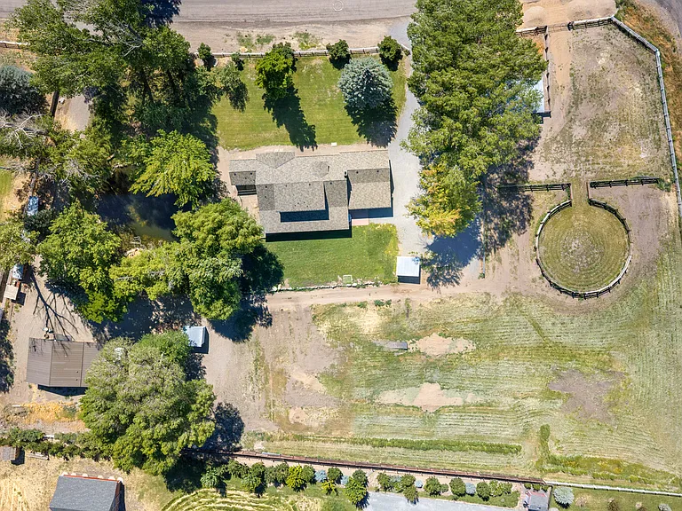 2241 Pioneer Trl — Photo 2