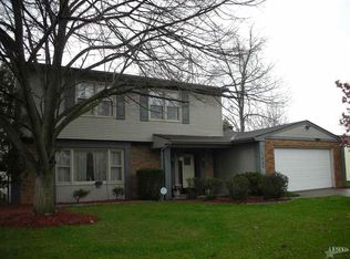 6930 Selkirk Dr, Fort Wayne, IN 46816