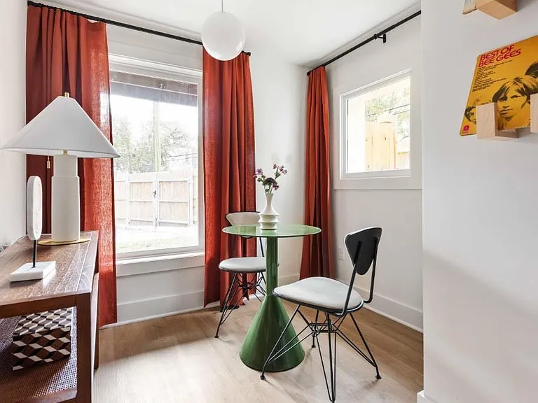 1085 Hardee St NE #B — Photo 4