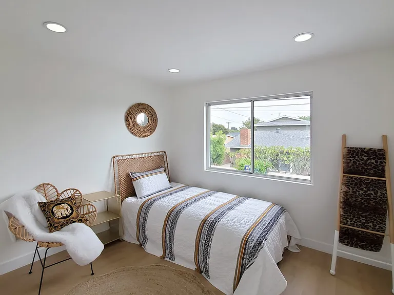 220 S Linhaven Cir — Photo 29