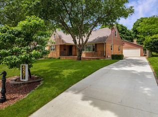 4201 Leonard Pl, Des Moines, IA 50310