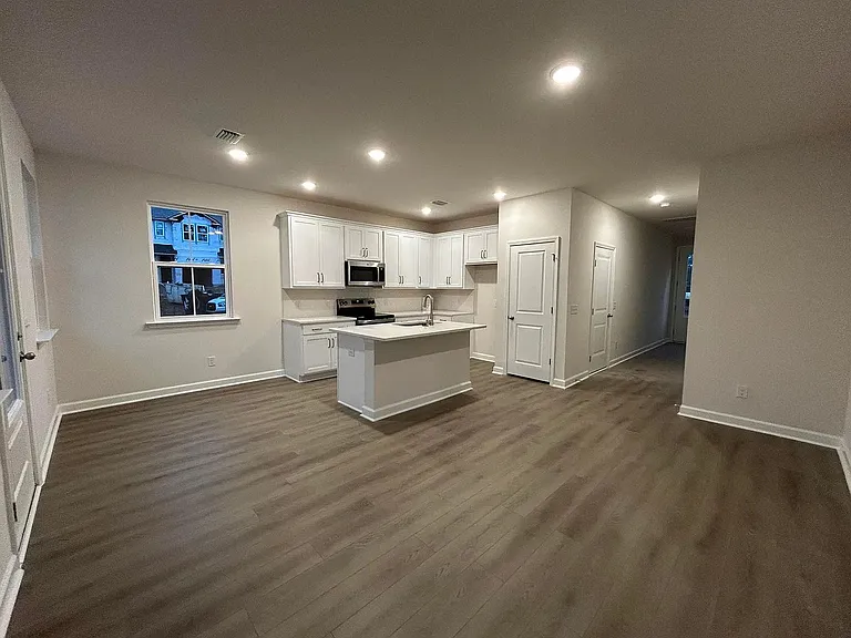 451 Martins Creek Blvd — Photo 9