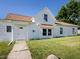 205 NE 10th St, Leon, IA 50144