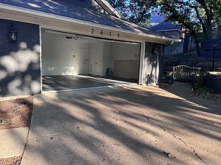 2615 Winding Hollow Ln — Photo 25