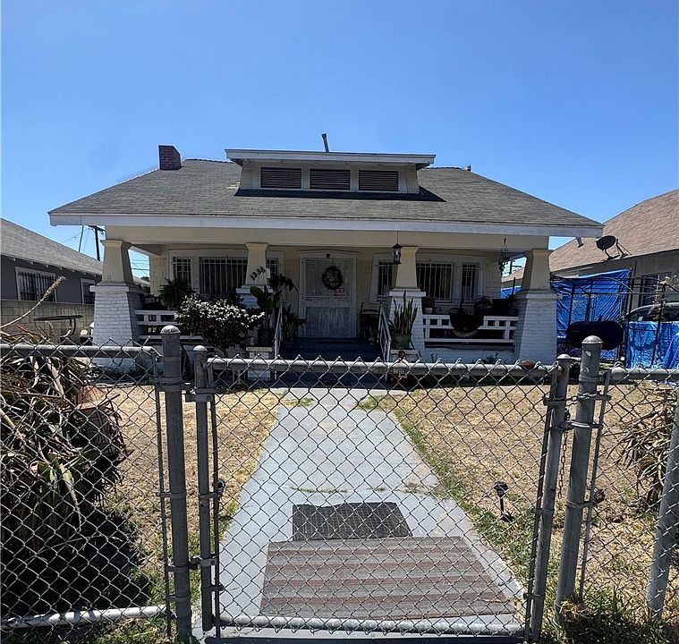 1st image of 1336 W 46th St