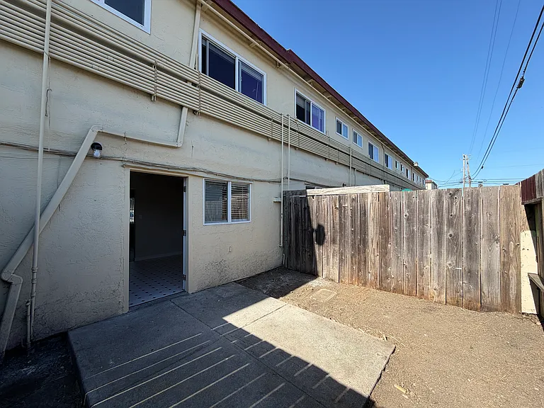 Casa de Luna Townhomes — Photo 18