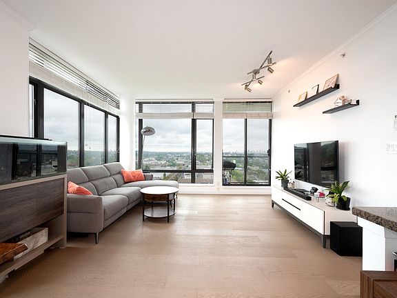 5th image of 2345 Madison Ave #2602