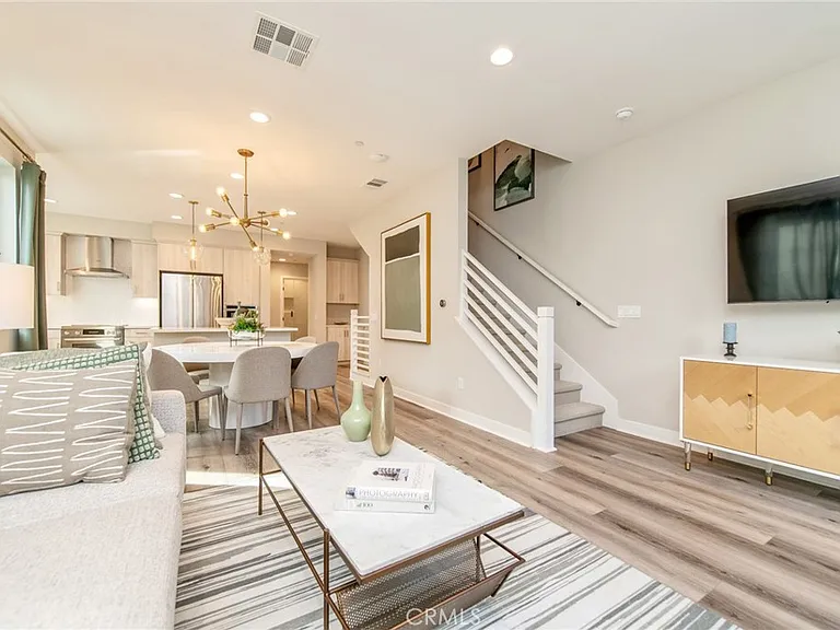 824 S Harbor Blvd — Photo 10