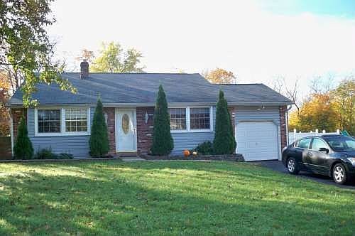 2nd image of 2746 Lantern Ln