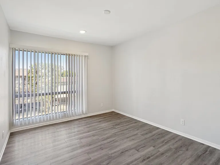 12323 Texas Ave — Photo 36