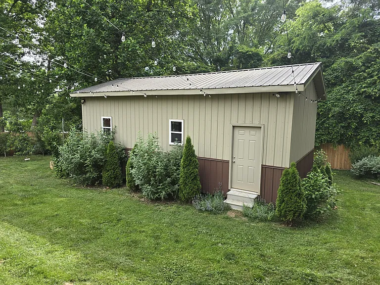 4680 Forestmanor Dr — Photo 2