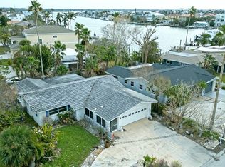 17271 2nd St E, North Redington Beach, FL 33708