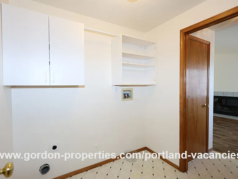 9641 SE Schiller St — Photo 35
