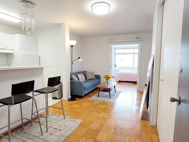 2401 H St NW #702 — Photo 3