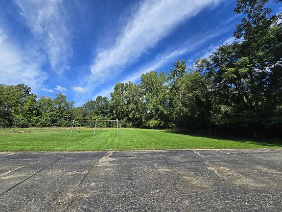 5th image of 1800 Park Rd