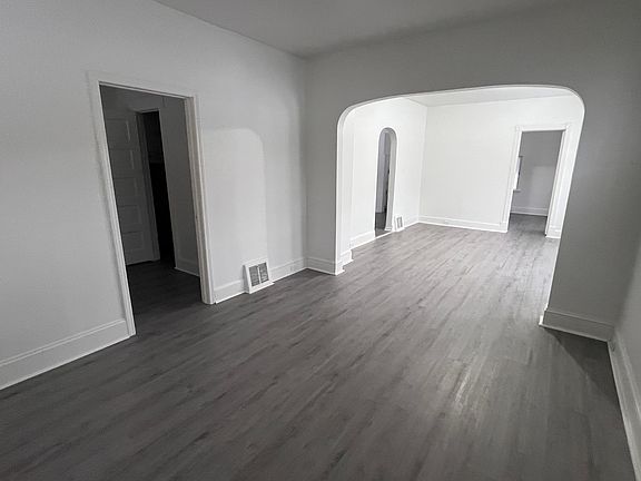 3rd image of 4302 W 30th St Unit 1