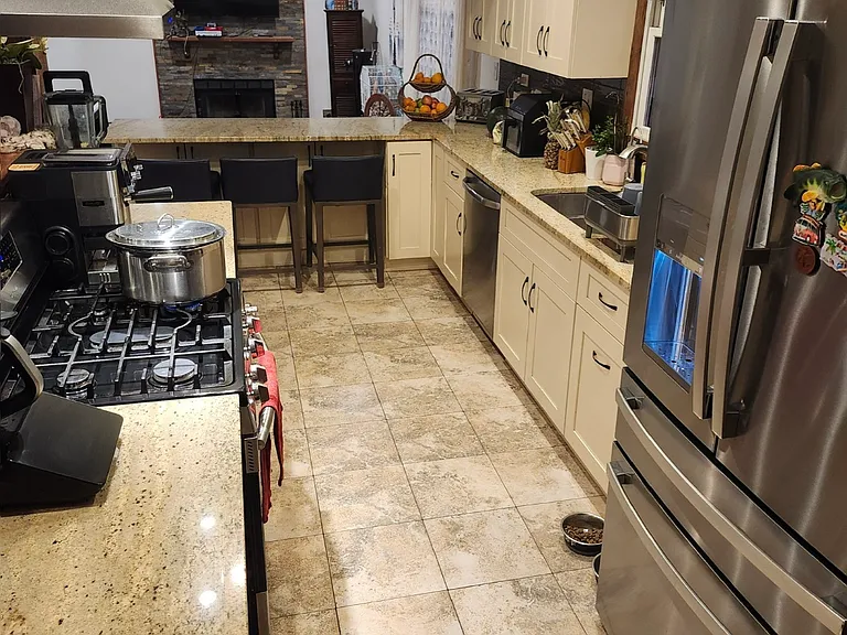 301 Oakbrook Ct — Photo 11