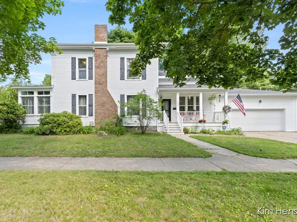 602 S Franklin St, Greenville, MI 48838