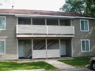 240 Bunting Ln, Mankato, MN 56001