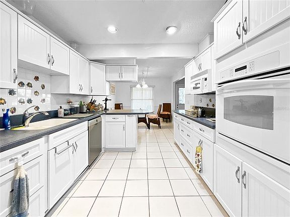 5th image of 703 OJAI AVENUE
