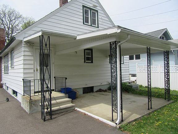 3rd image of 956 Bridgman St