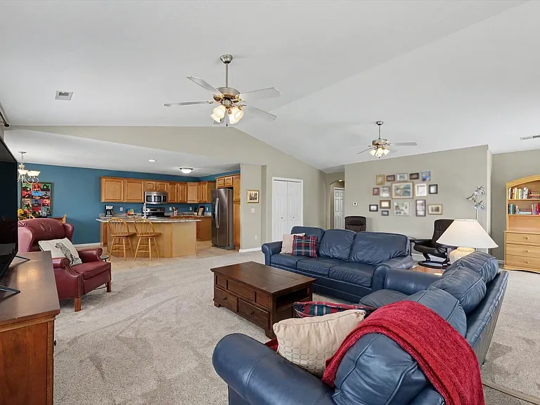 106 Essex Ln #3 — Photo 7