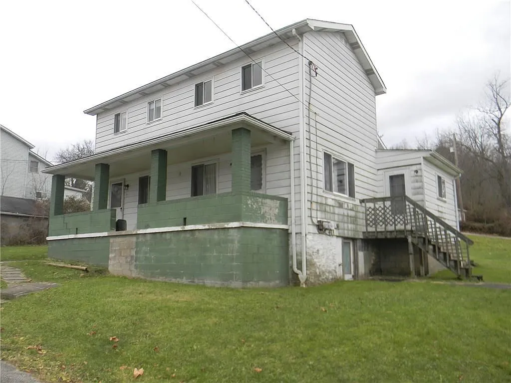 1280 Newton St photo 1