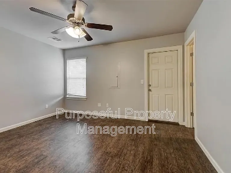 4313 Edinburg Way — Photo 24