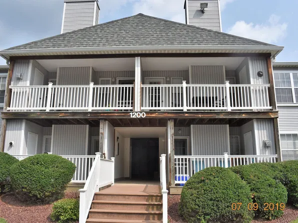 1201 Waters Edge Dr, Newark, DE 19702