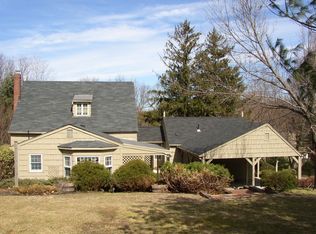 238 N Country Rd, Mount Sinai, NY 11766