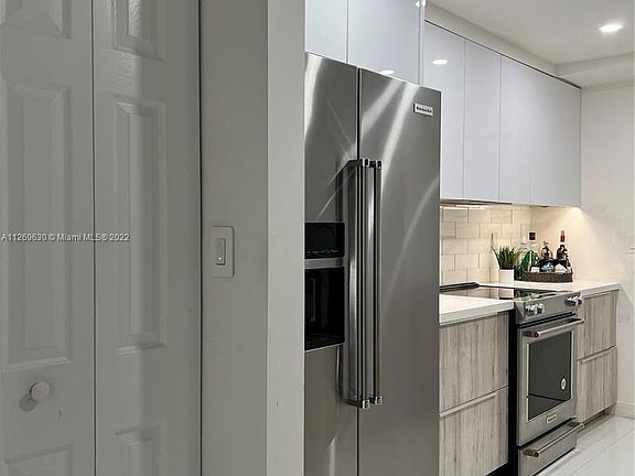 4th image of 10105 NW 9th Street Cir #9-204