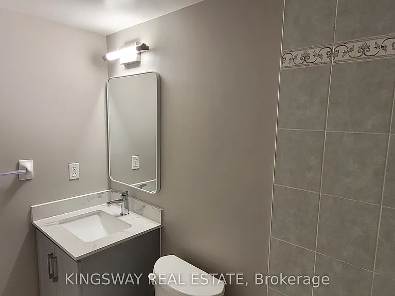 7 Lorraine Dr #812 — Photo 16