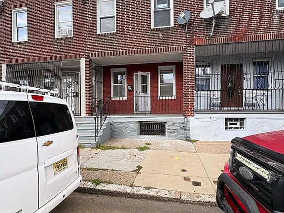 2nd image of 515 E Courtland St