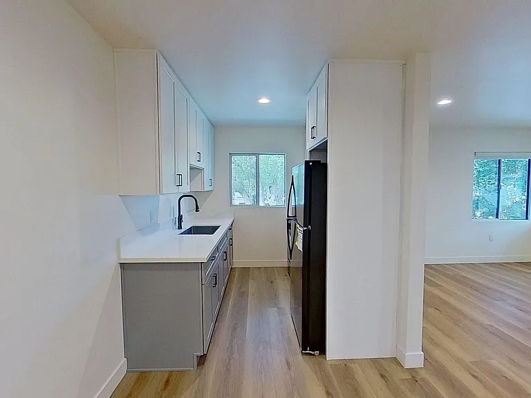 829 N Garfield St — Photo 135
