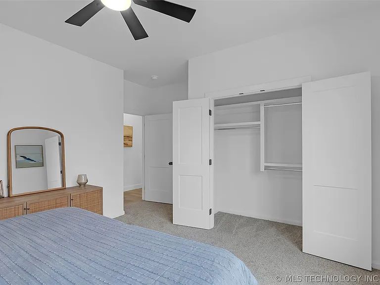 515 W El Paso St — Photo 63