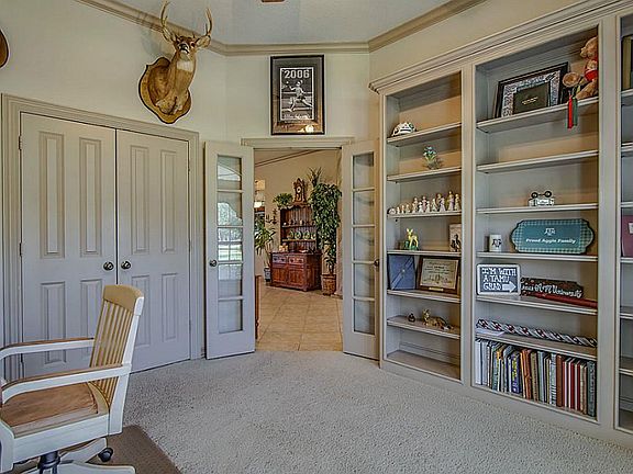 5th image of 2427 Pebble Lake Dr