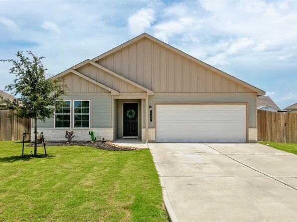 137 Windmill Rd, Snook, TX 77878