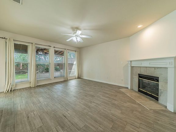 2nd image of 11989 Cobblestone Dr