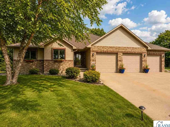 120 Sunburst Cir, Mankato, MN 56001