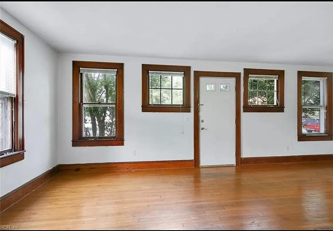 2 bed, 1000 sqft, $1,550 — Photo 3