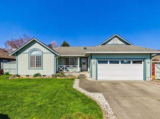 2306 Shamrock Dr, Fortuna, CA 95540