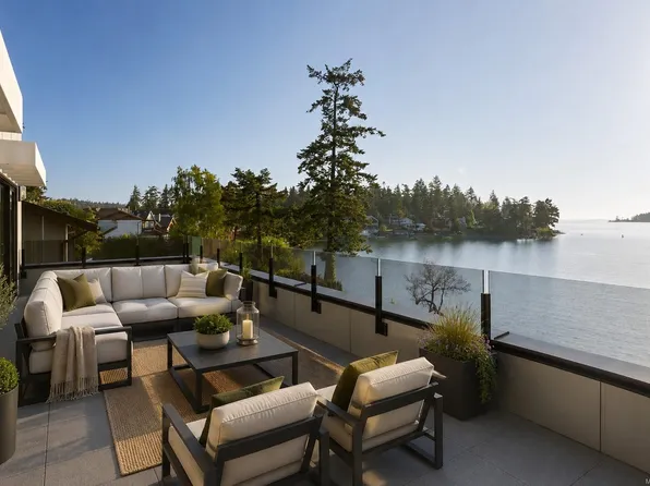 10393 Allbay Rd #302, Sidney, BC V8L 2N8