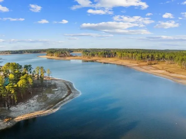 705 Shoreline Dr, Brookeland, TX 75931