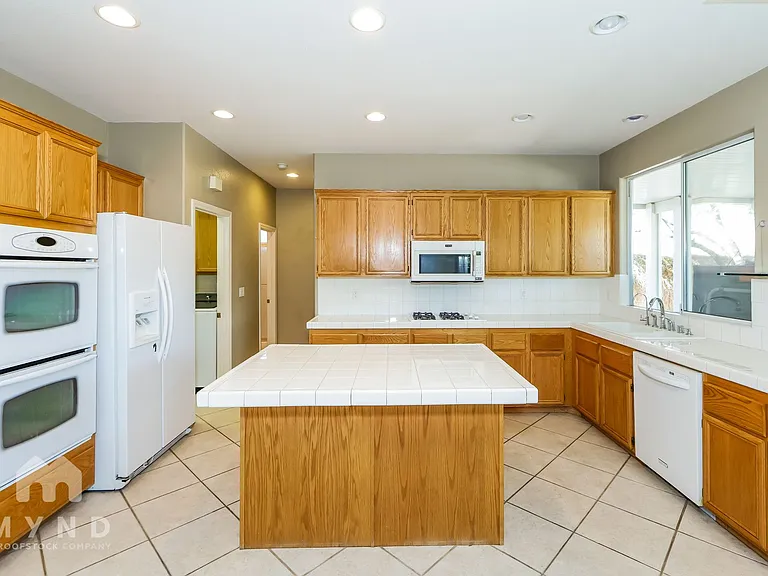 2728 La Porte Ct — Photo 7