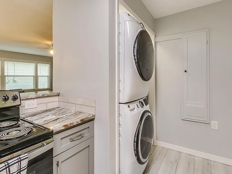 4704 Collinwood Ave — Photo 14