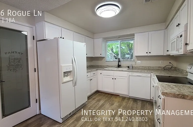 106 Rogue Ln — Photo 9